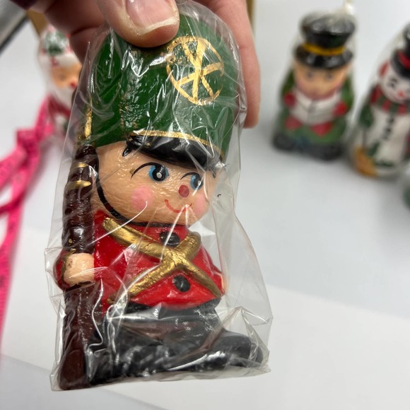 Vintage Kitsch 6 Wax Candle Christmas Figures Santa Carolers Elf Toy Soldier - Picture 7 of 7